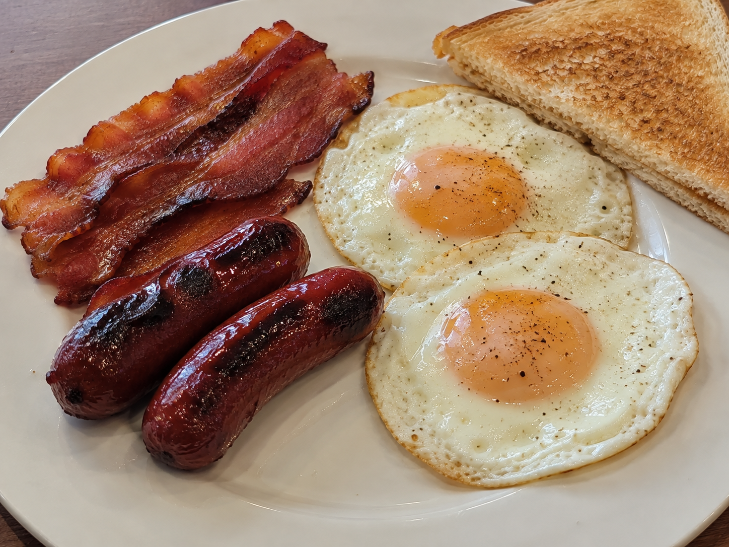 Set 2: 2 Eggs, 2 Bacon & 2 Longganisa.