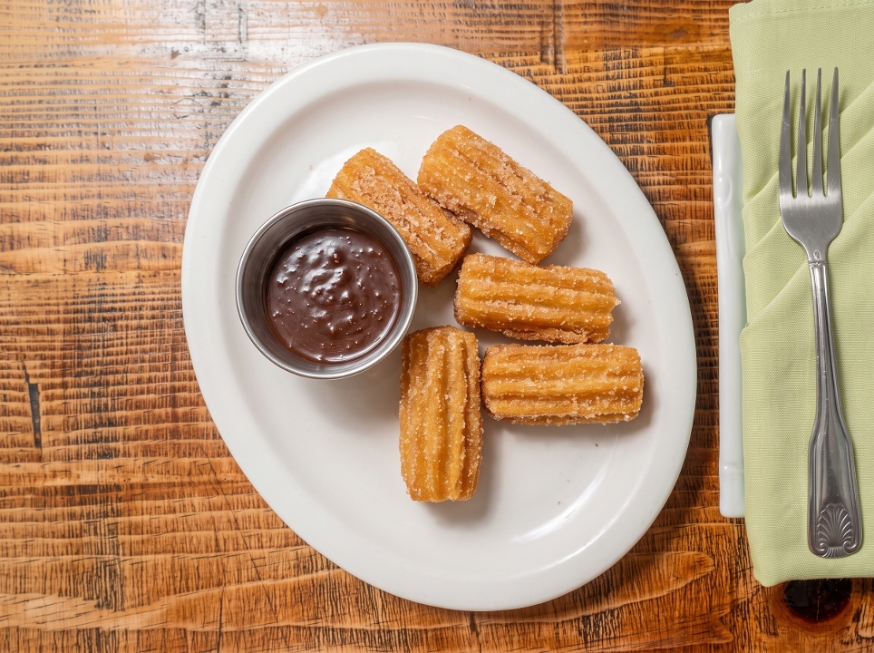 Churros y Chocolate.