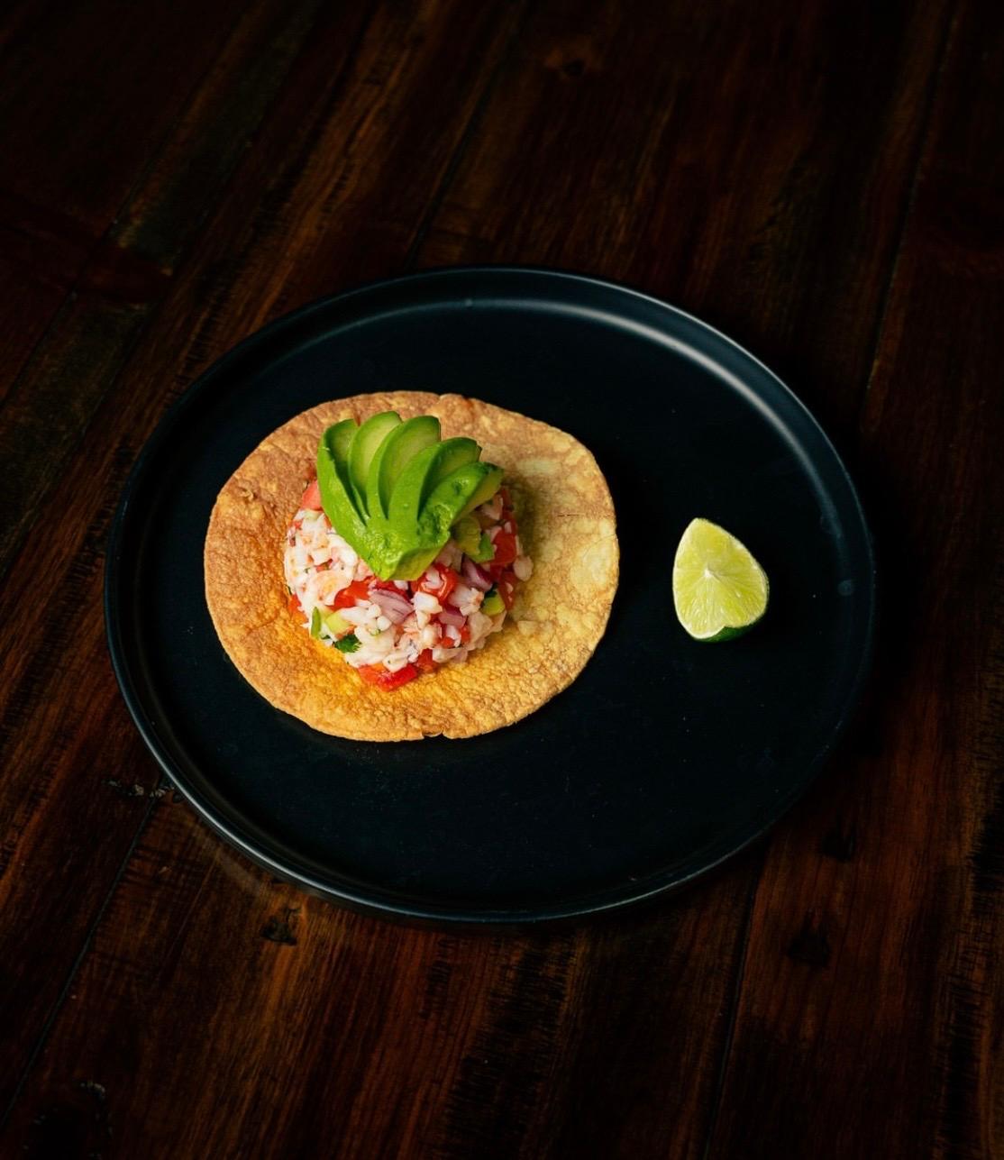 Tostada Ceviche Camaron.
