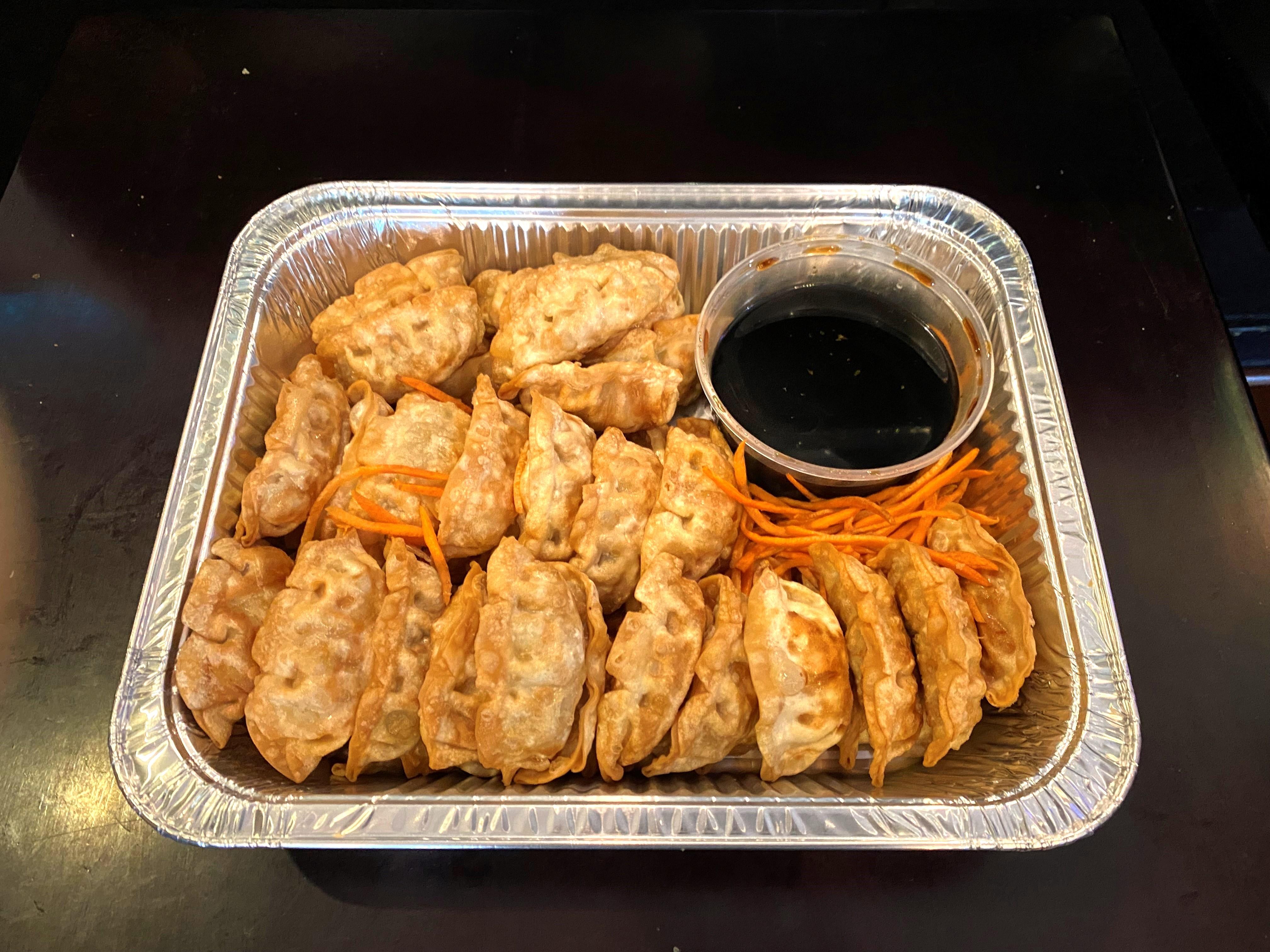 Crispy Vegan Gyoza (50 Pieces Tray).