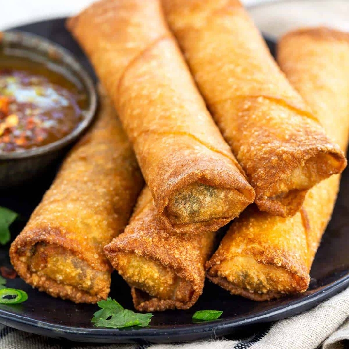 Veggie Egg-Rolls (4pcs).