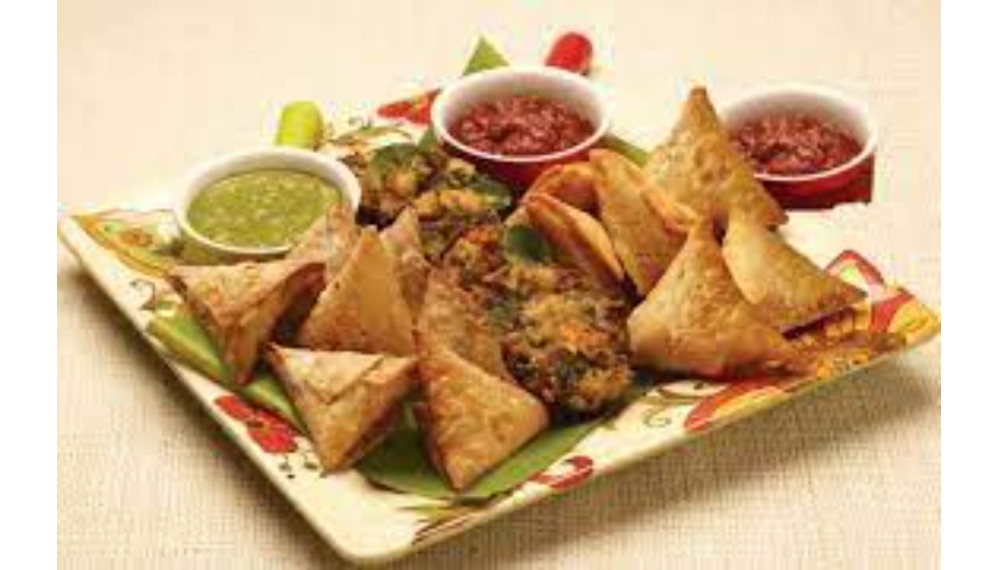 Samosa Sampler Basket -  Veg(2)+ Chicken(2)+ Meat (2).
