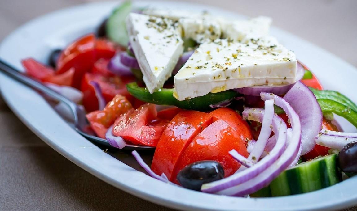 GREEK VILLAGE SALAD HORIATIKI” (No Lettuce).