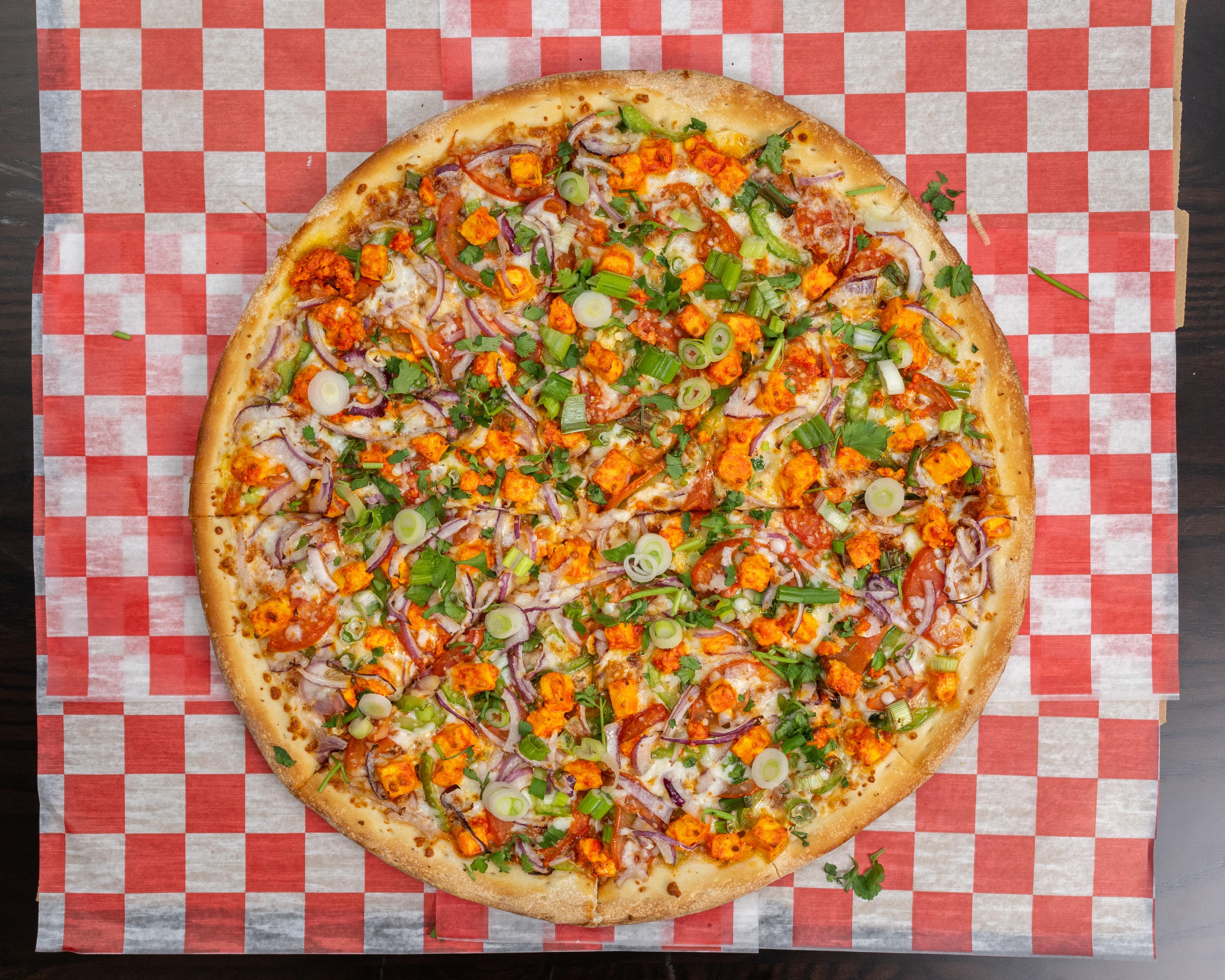 Small 12" Tandoori Paneer Pizza.