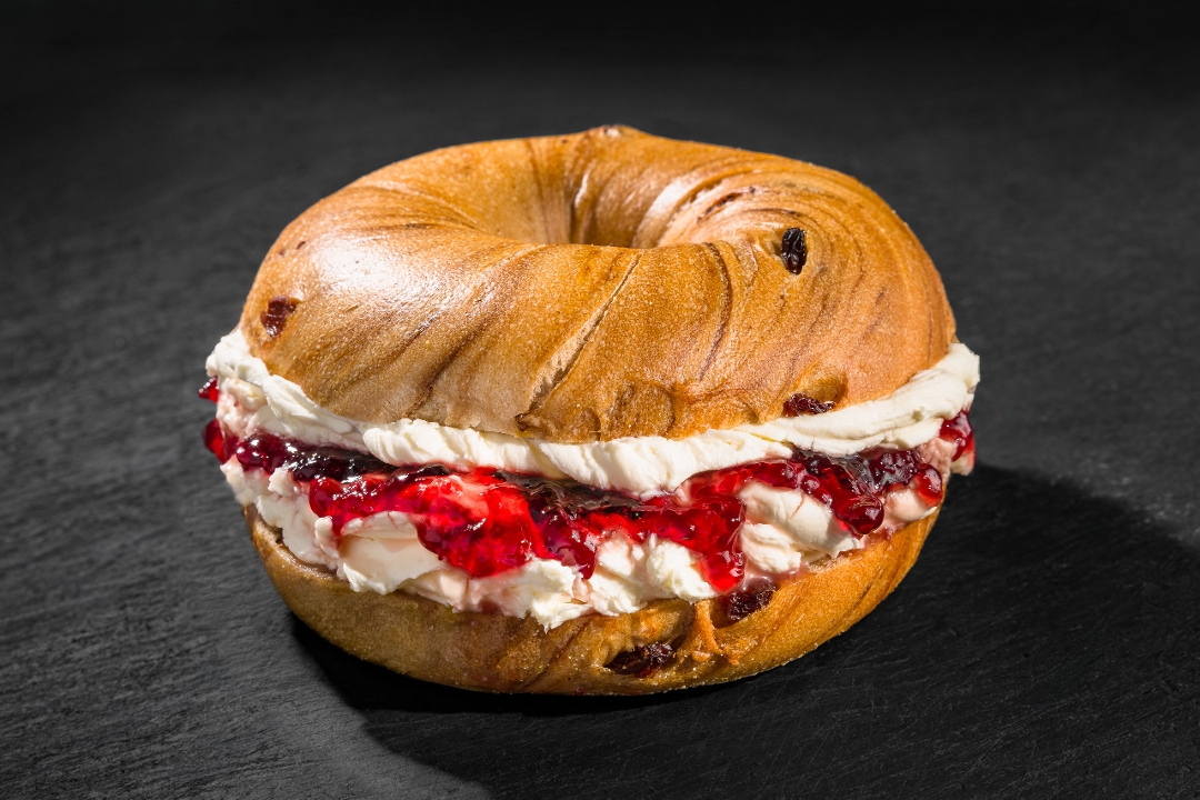 THE CINNAMON RAISIN CLASSIC.