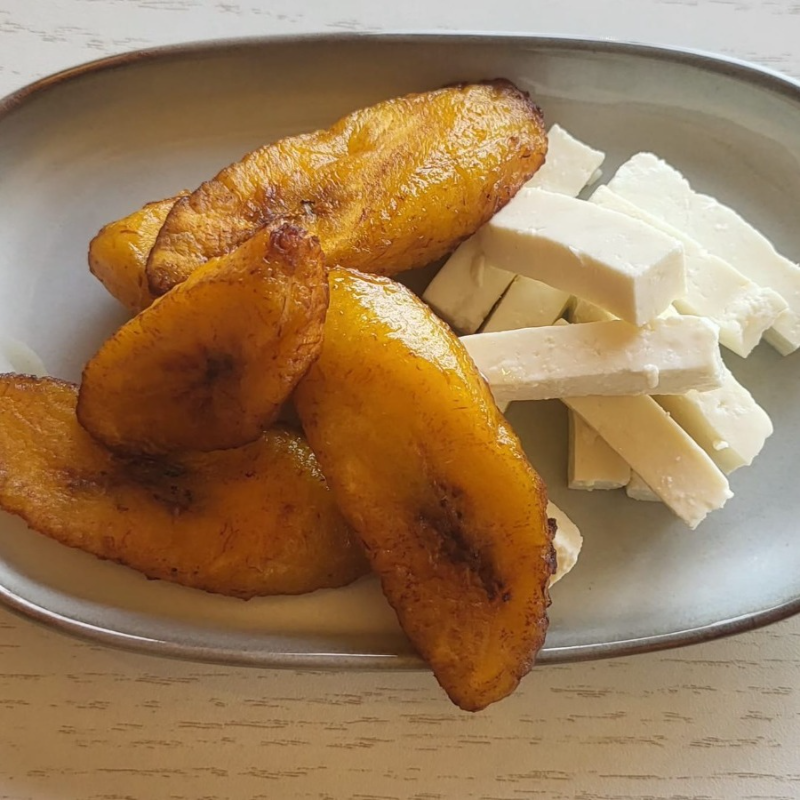 Maduro Con Queso.