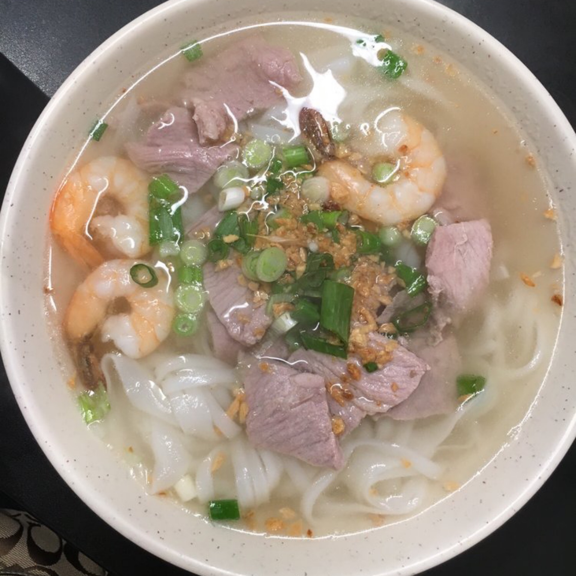 09. shrimp and pork noodle soup - Hủ tiếu.