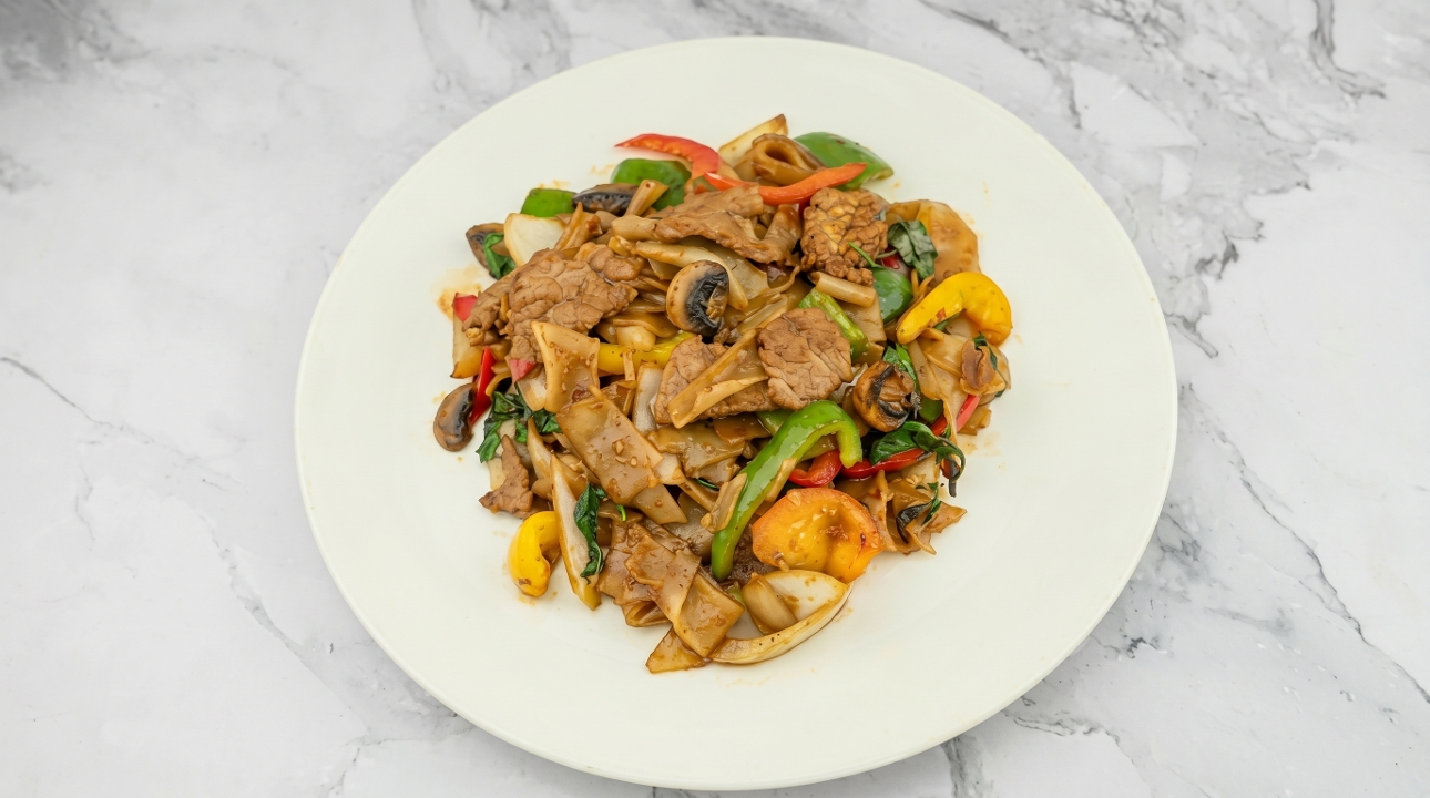 ST3 Pad Kee Mao (Drunken Noodles).