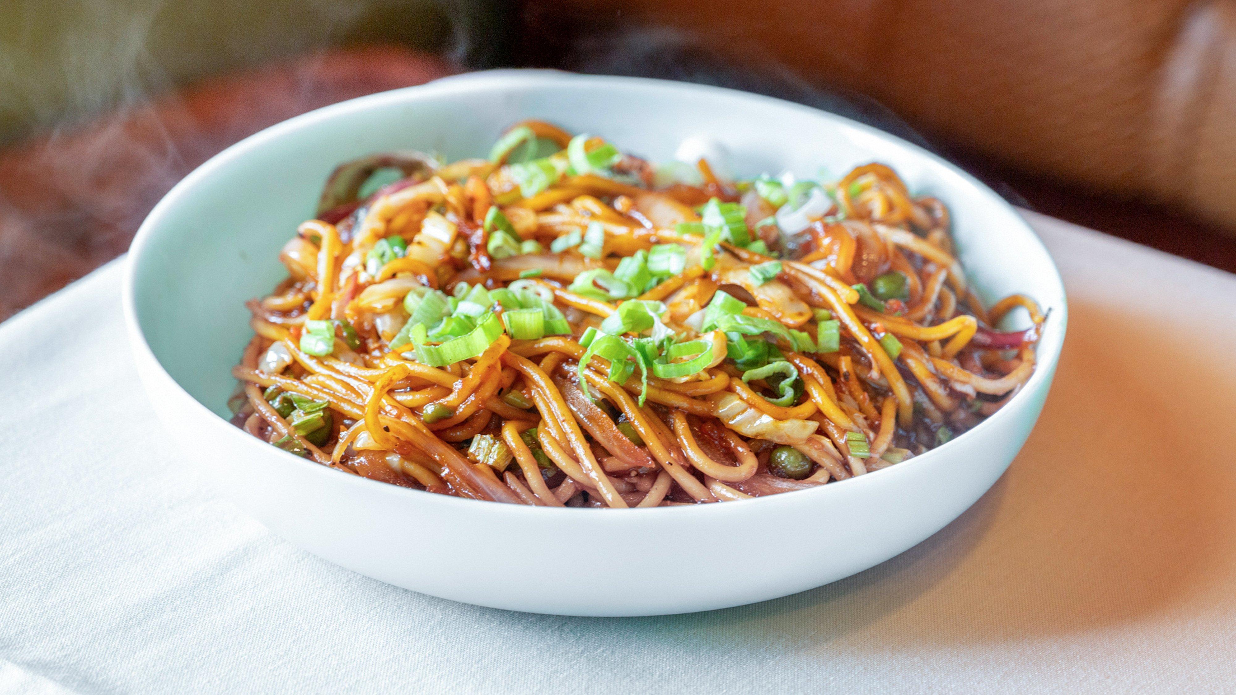 Veg. Hakka Noodles.