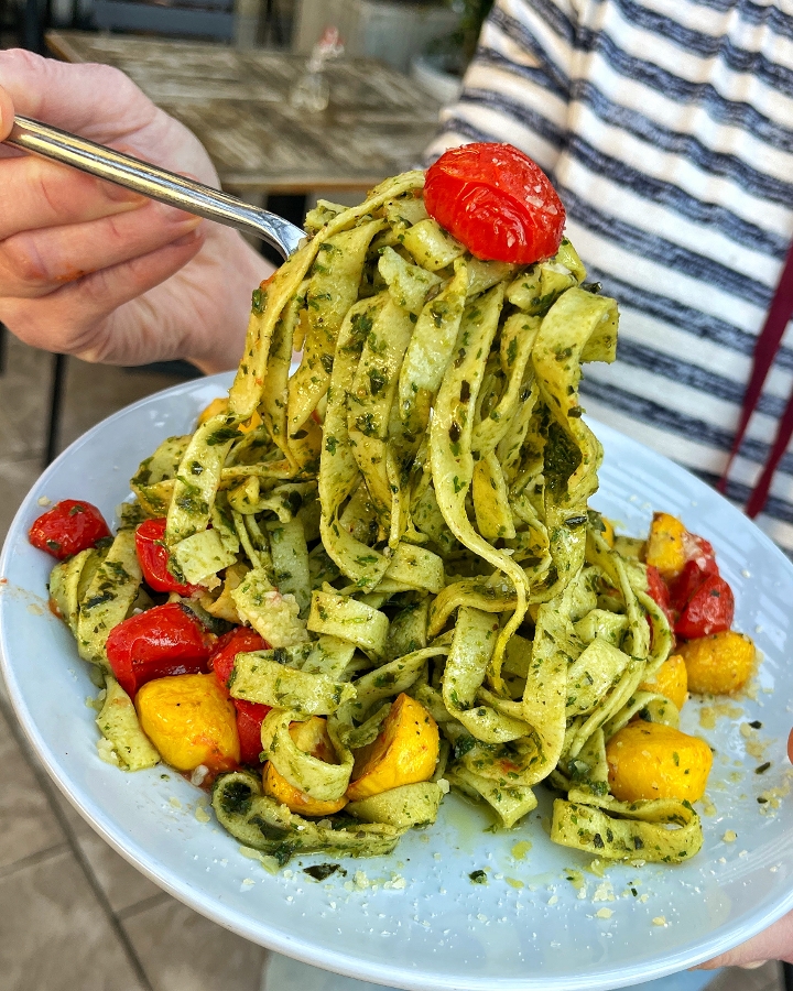 Veggie pesto pasta.