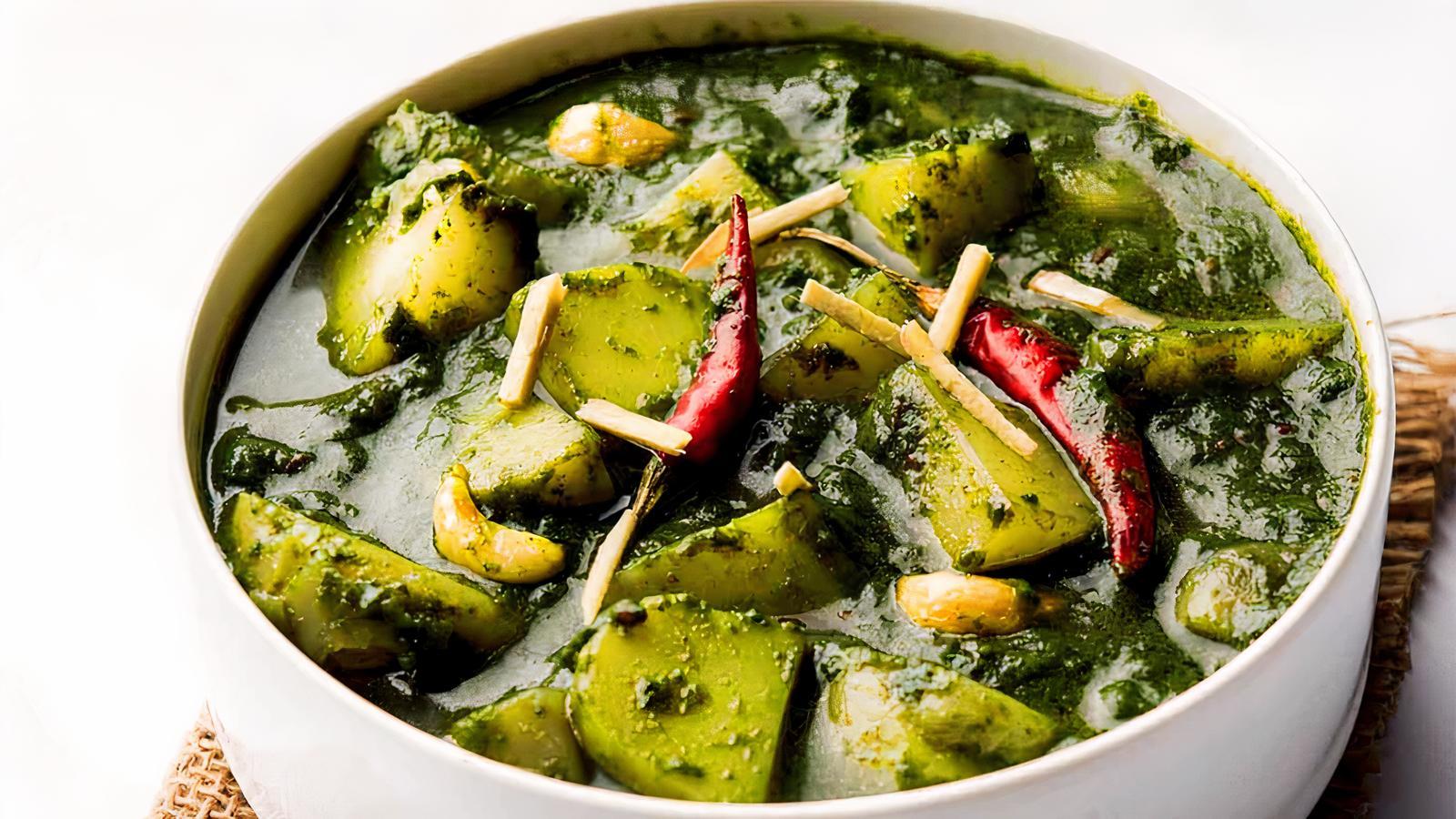 Aloo Palak (Potato Spinach) (Vegan).