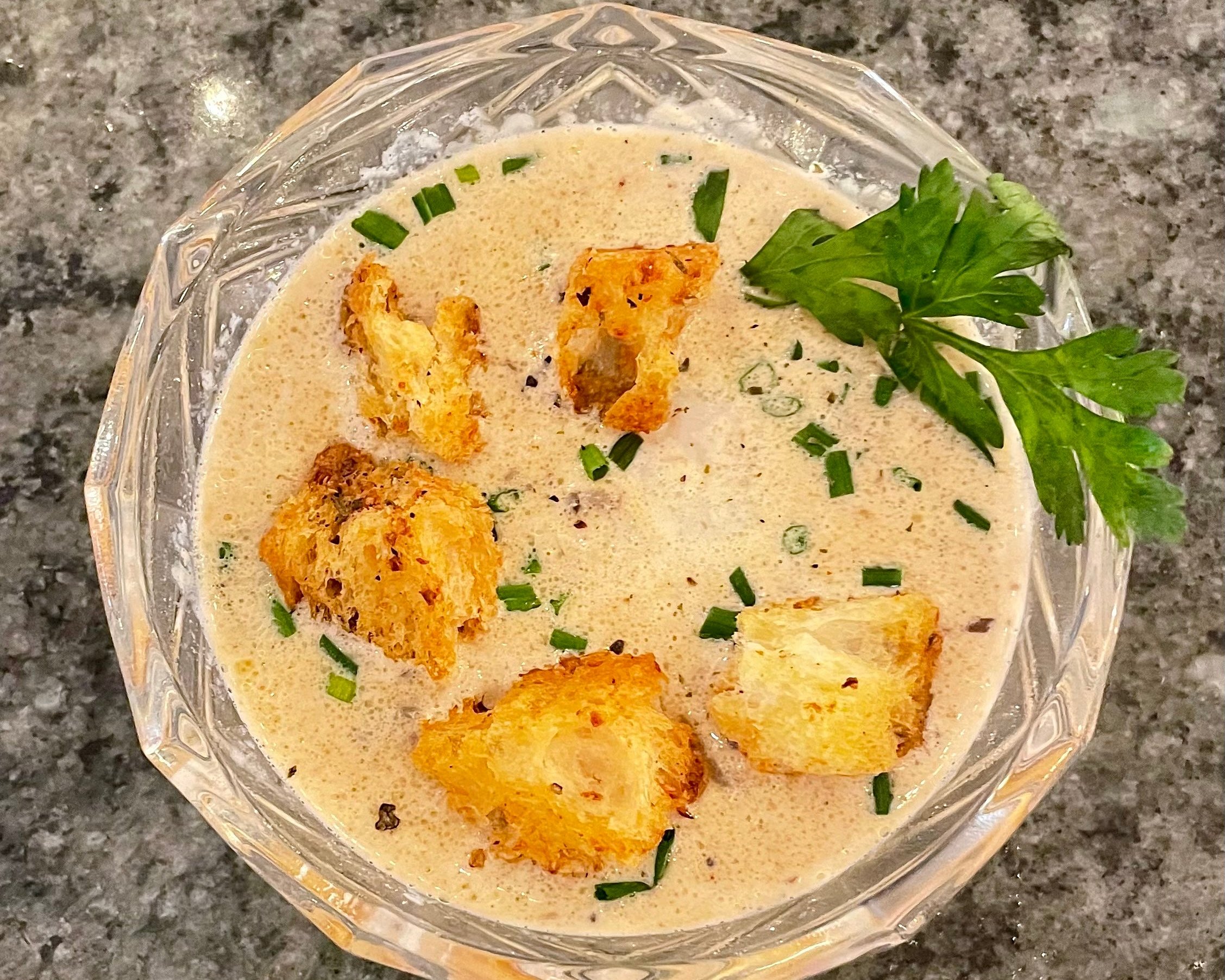 🥚 Oeuf Parfait sur crème de champignons de Paris