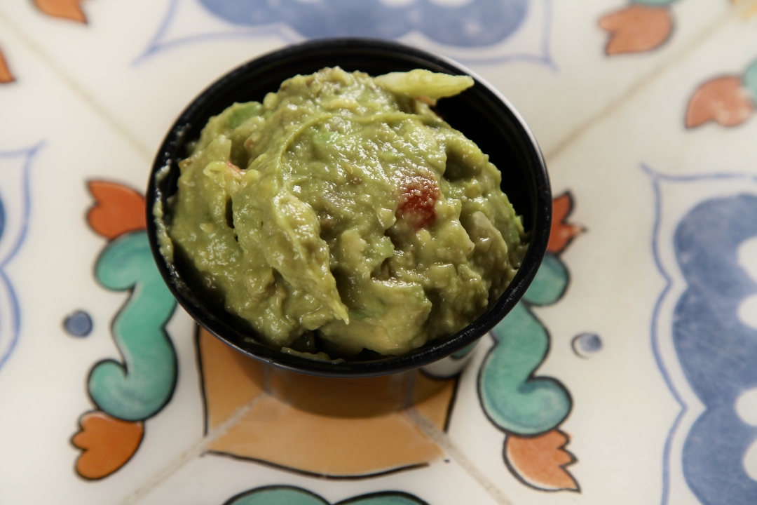 Side GUACAMOLE.