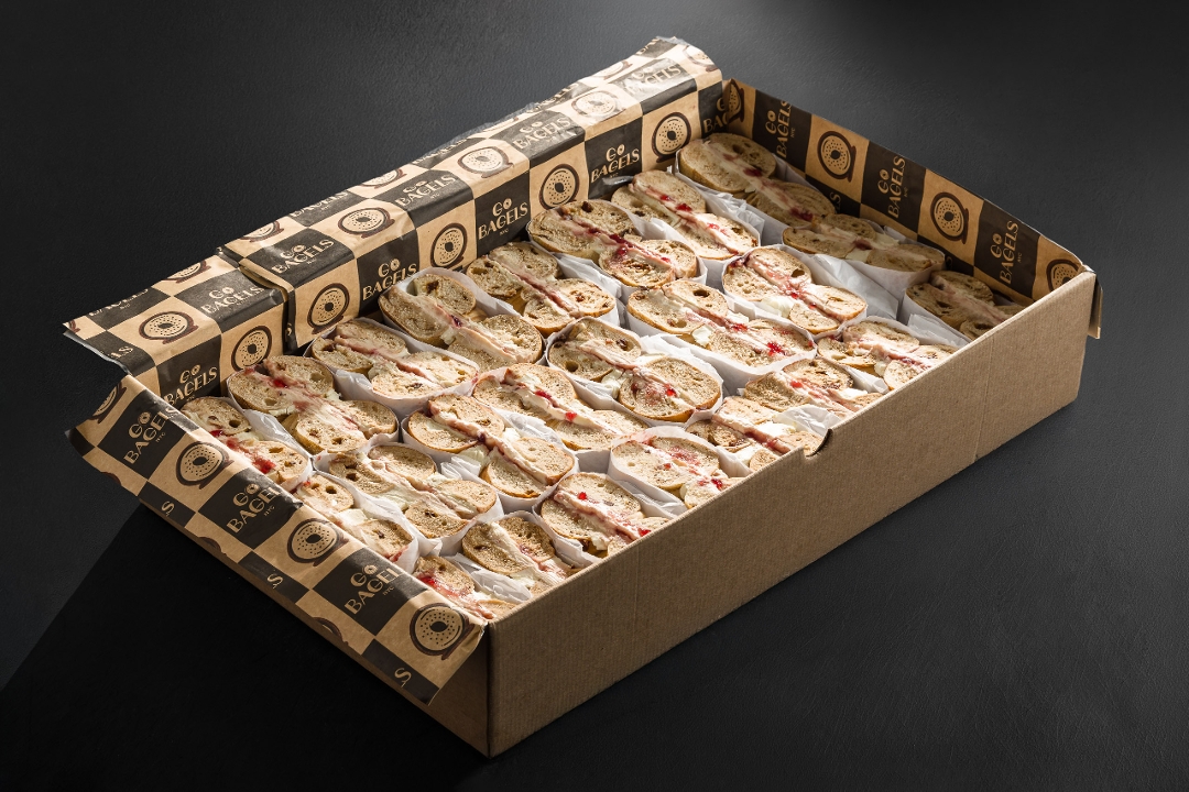 CINNAMON RAISIN CLASSIC BOX (12 Sandwiches).