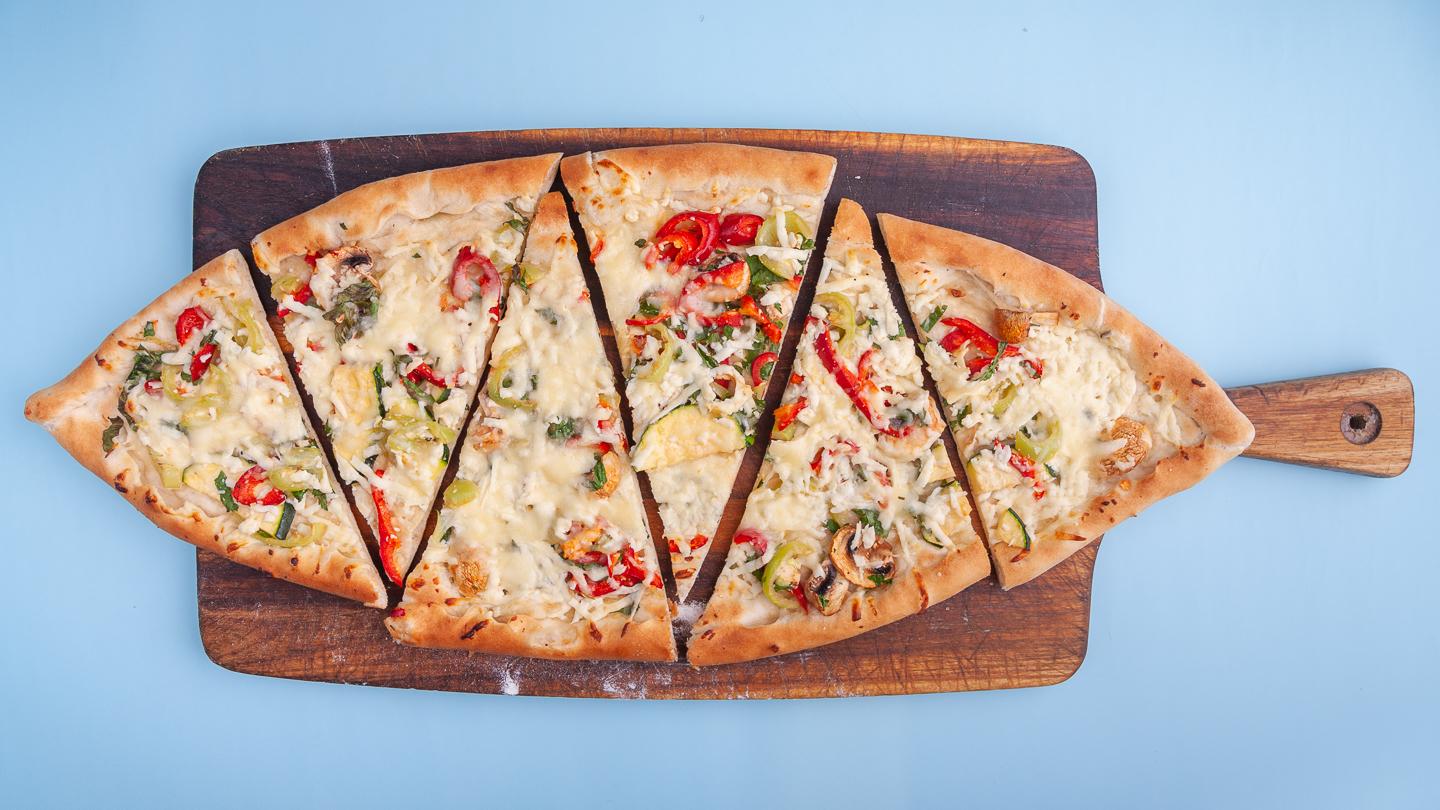 Veggie Pide.