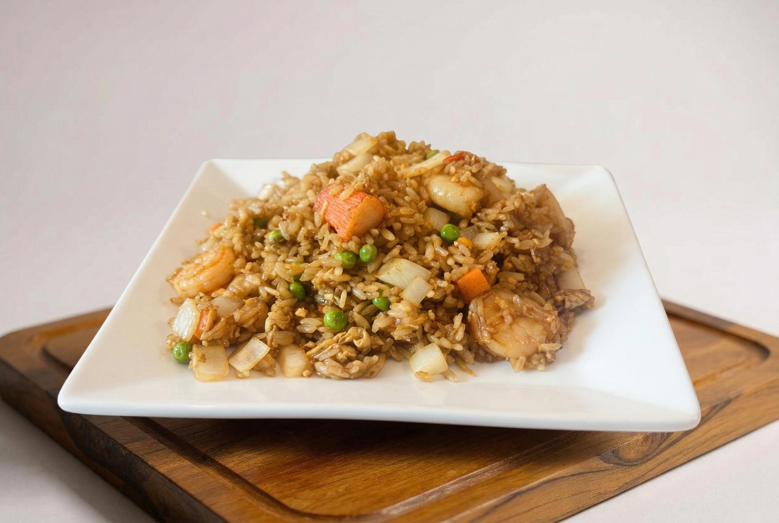 海鲜炒饭 Reren Seafood Fried Rice.