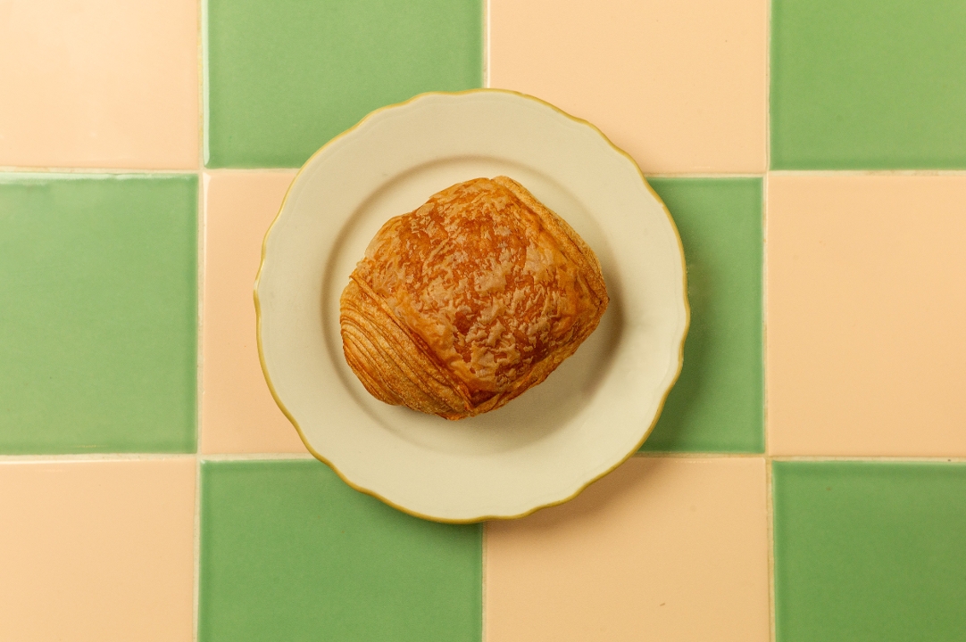 Croissant - Pain au Chocolat.