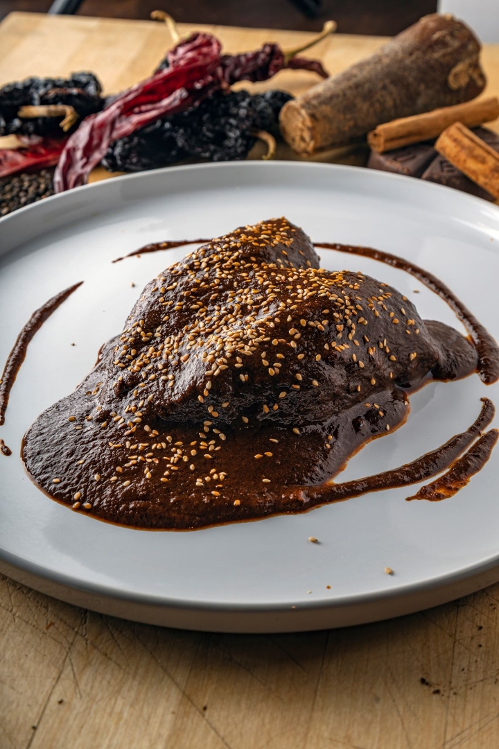 Pollo En Mole Negro Oaxaqueno.