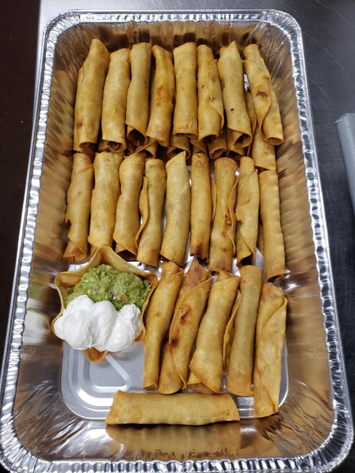 32 FLAUTAS.