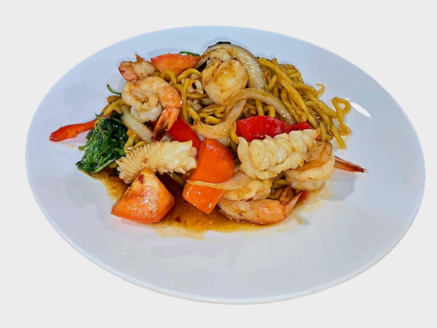 Drunken Lo Mein ผัดขี้เมาโรเมน.