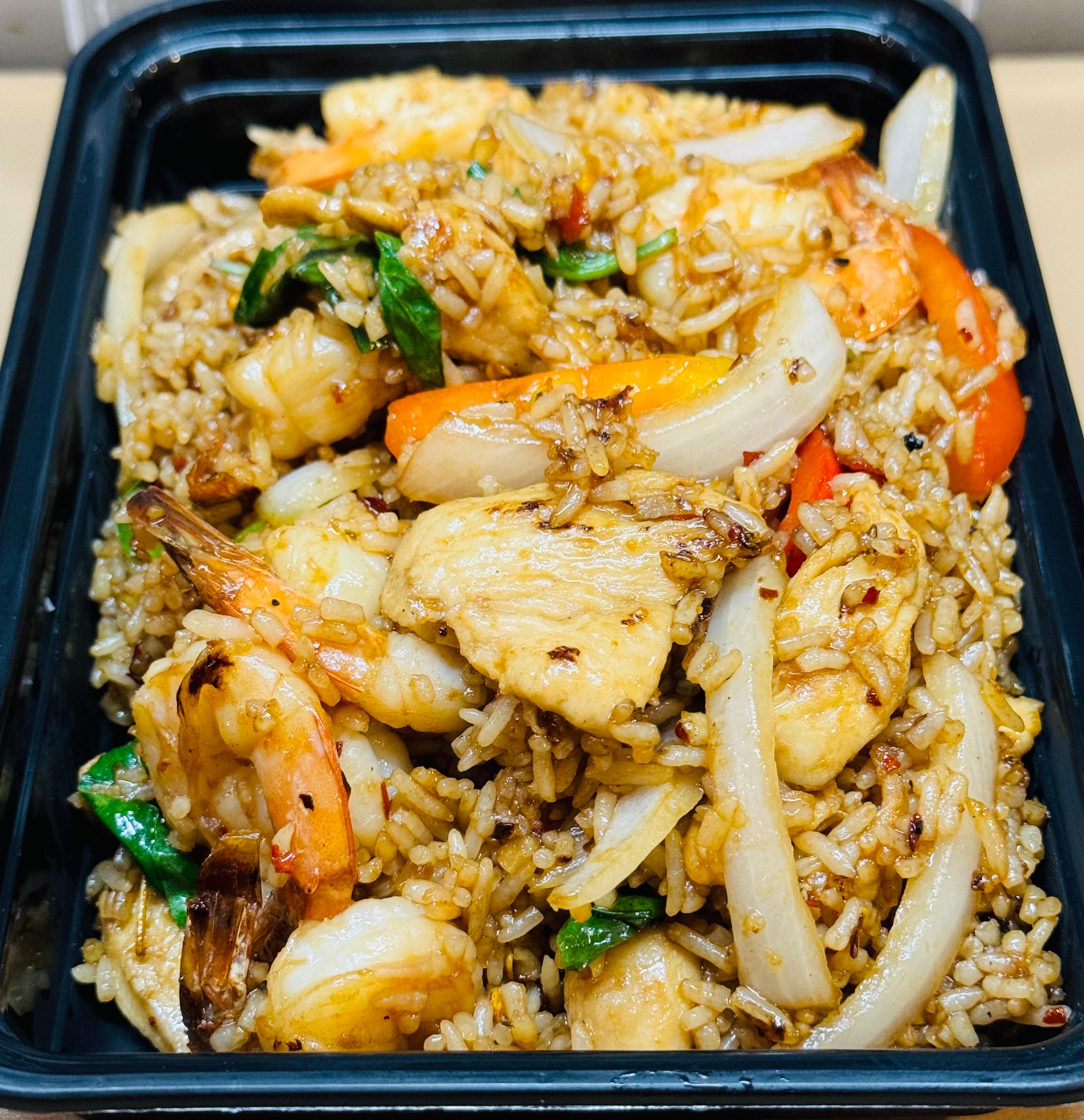 Basil Fried Rice ข้าวกะเพรา.