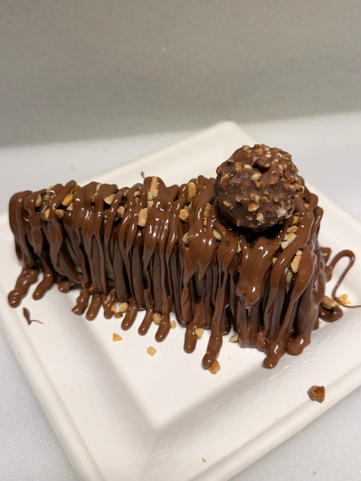 Ferrero Rocher Cheesecake.