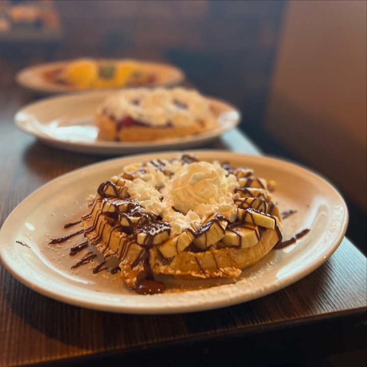 Nutella banana waffle & cream.