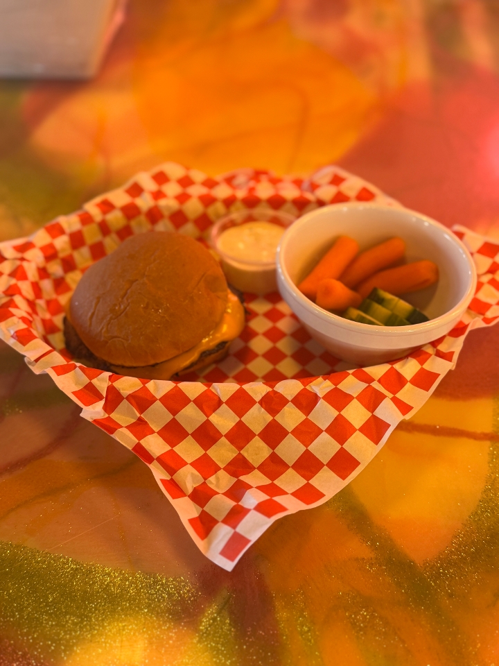Kids Cheeseburger.
