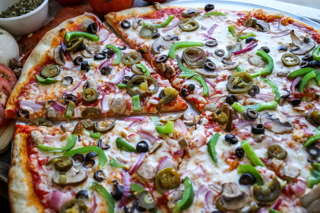 Medium Vegetarian Pizza.