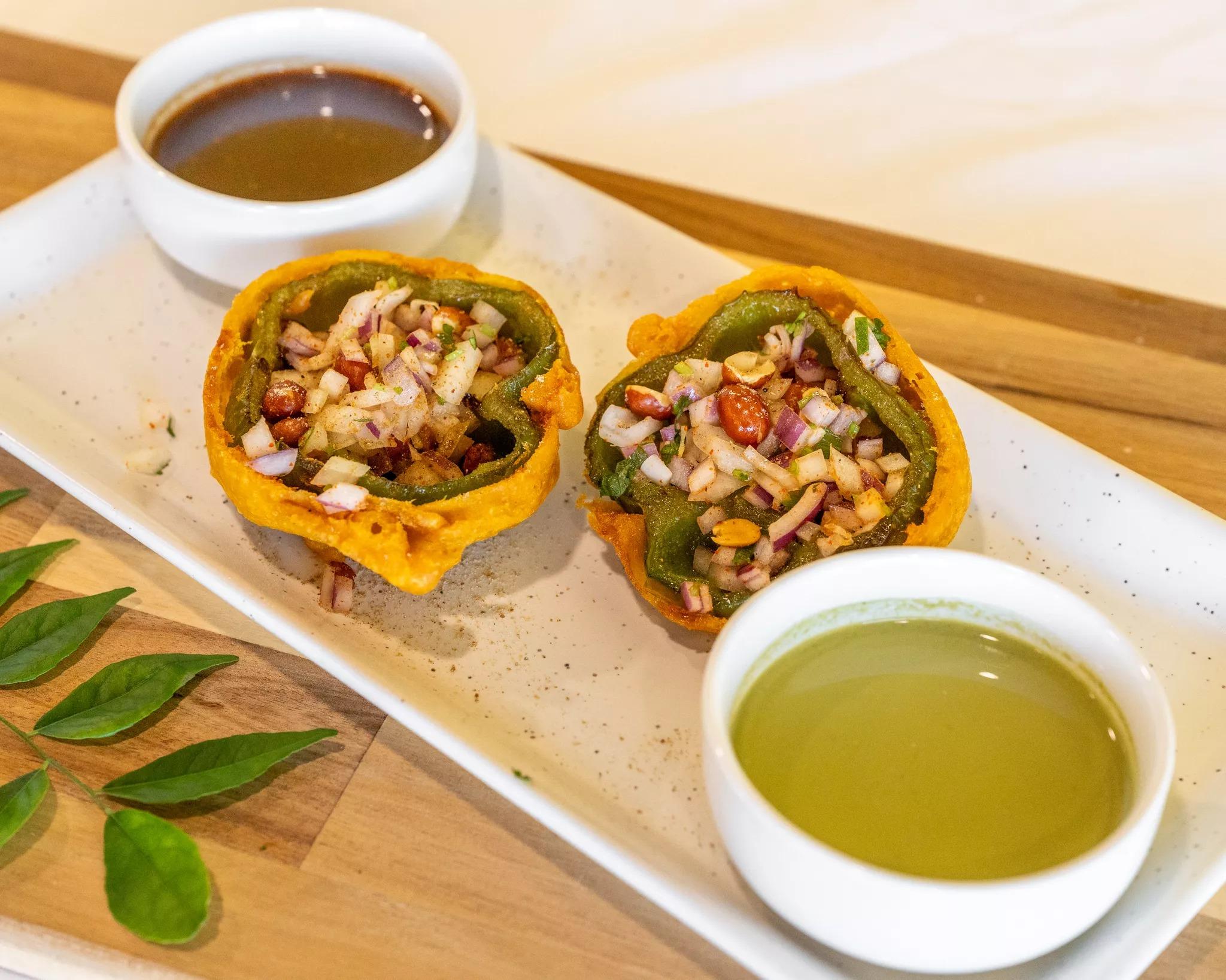 Onion Stuffed Bell Pepper Bonda (2 Pieces).