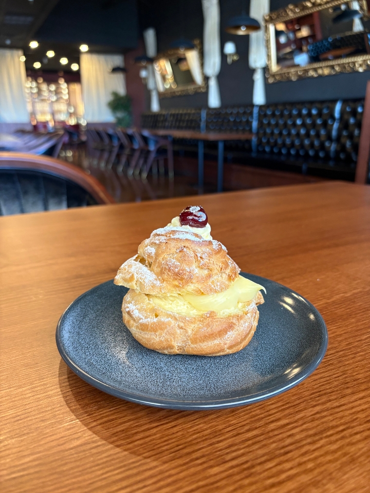 Zeppole.