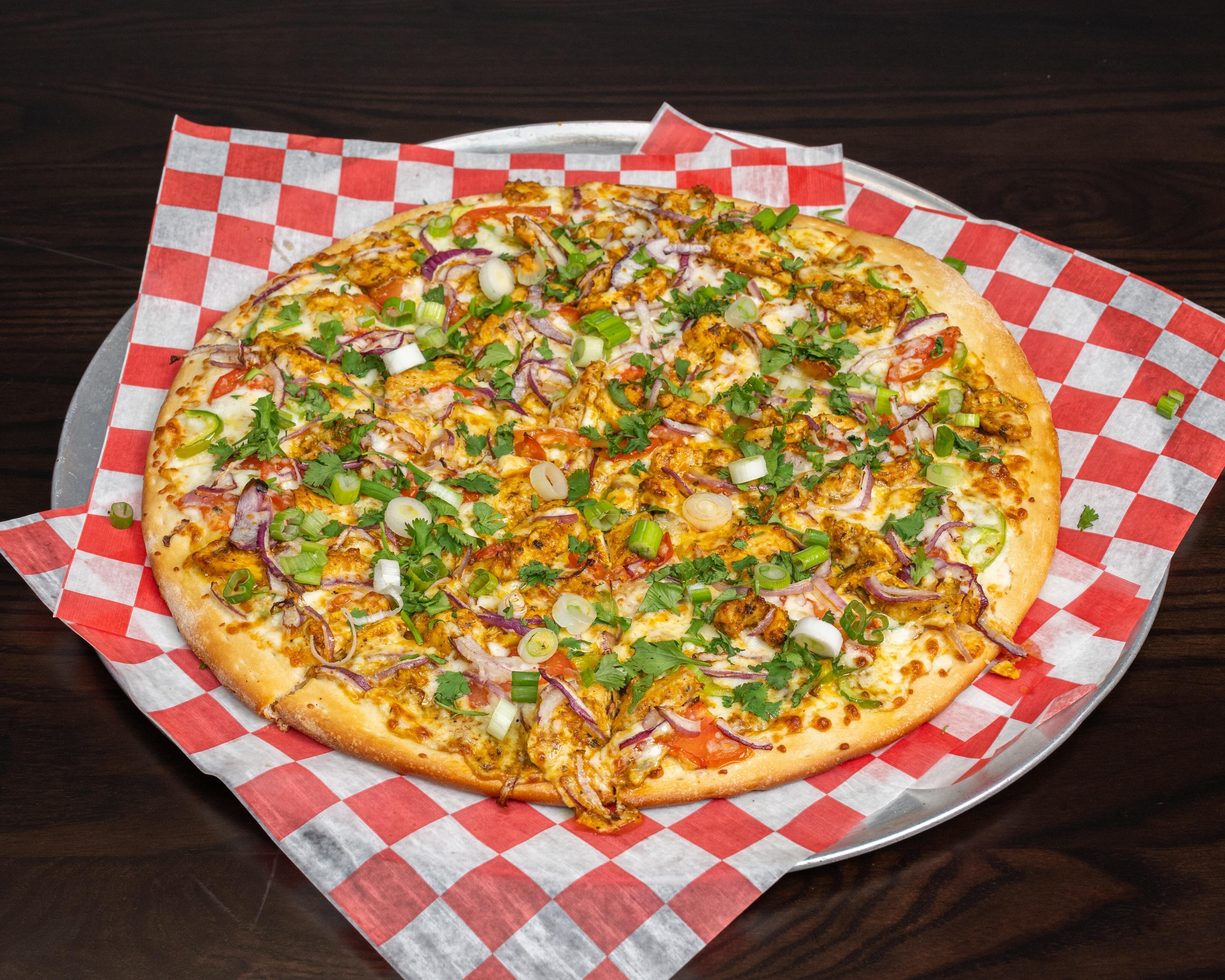 Large 16" Chicken Tikka Pizza.