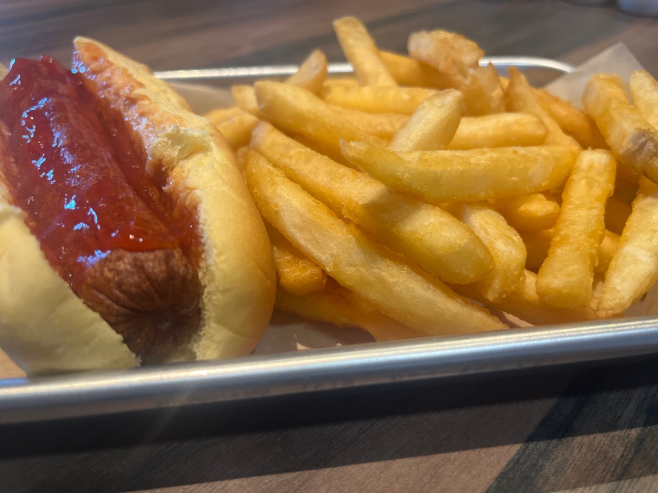 Kids hot dog + Fries.