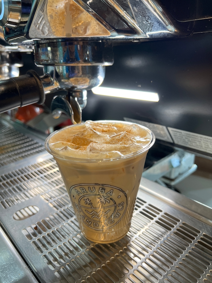ICED LATTE.