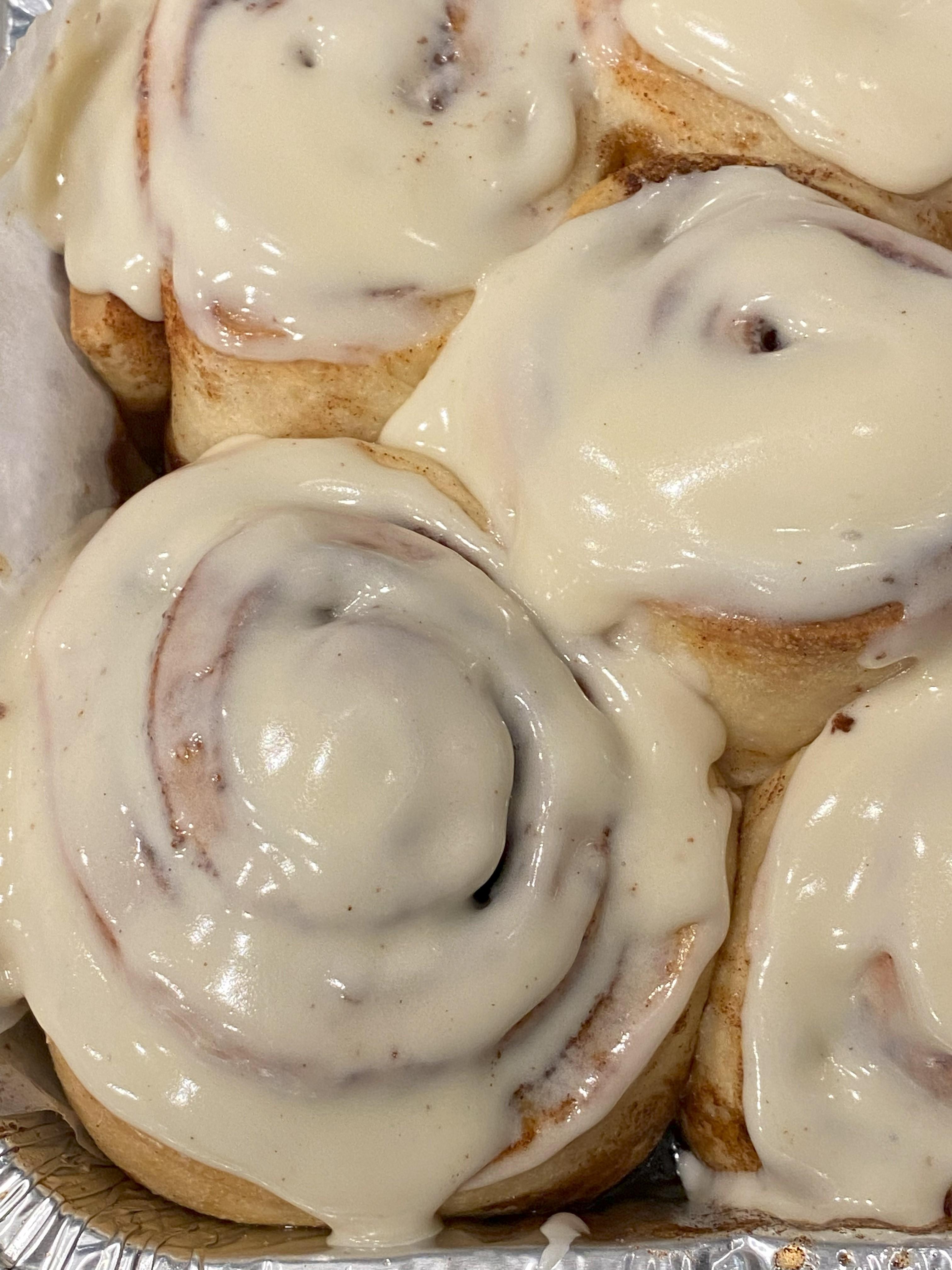 Cinnamon Roll x6 Hot.