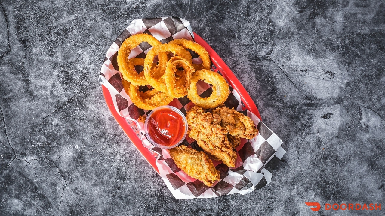 Kids Tenders Meal.
