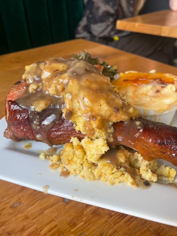 TURKEY LEG DINNER (FEEDS 4).