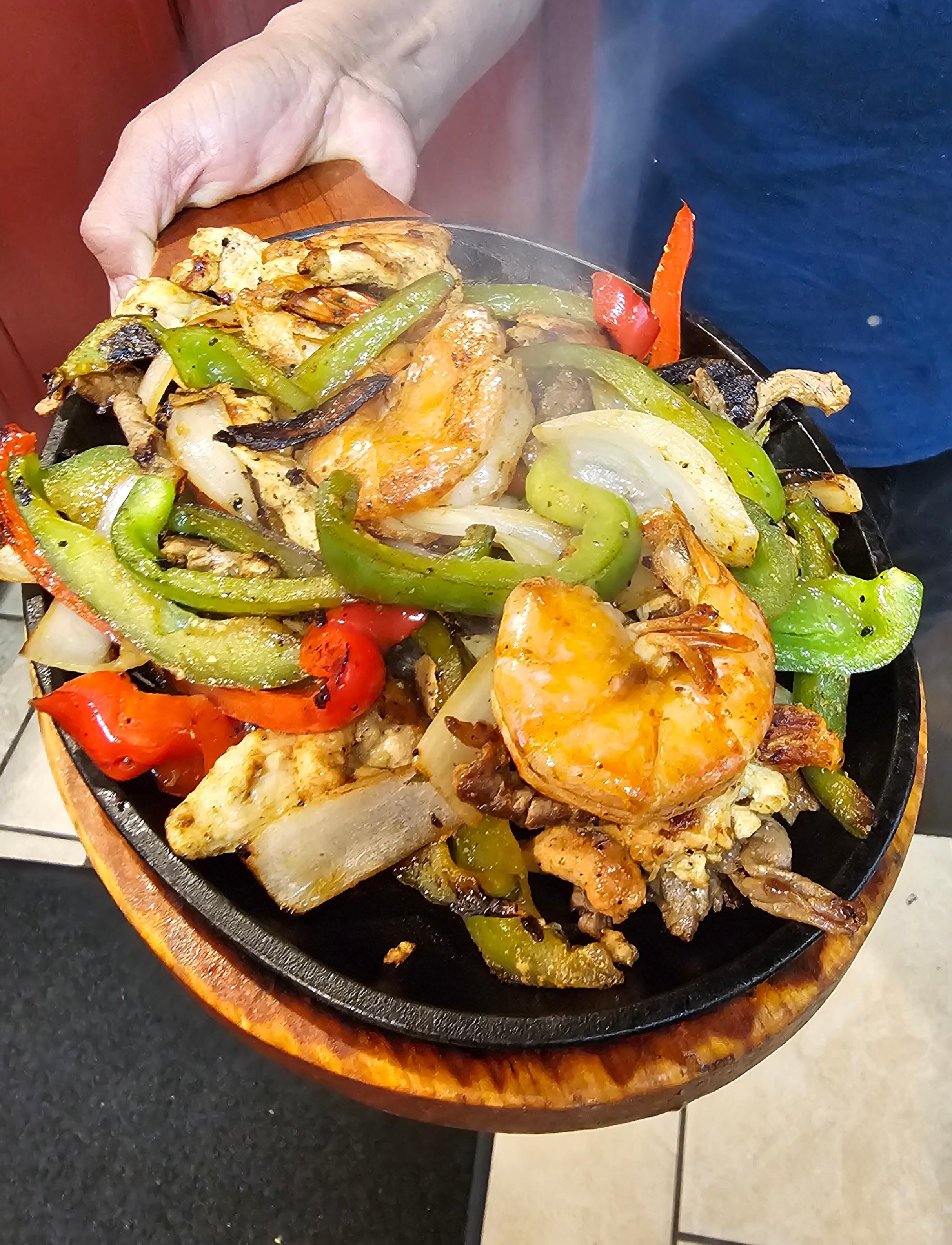 Fajita Mixta (All 3) Recommended.