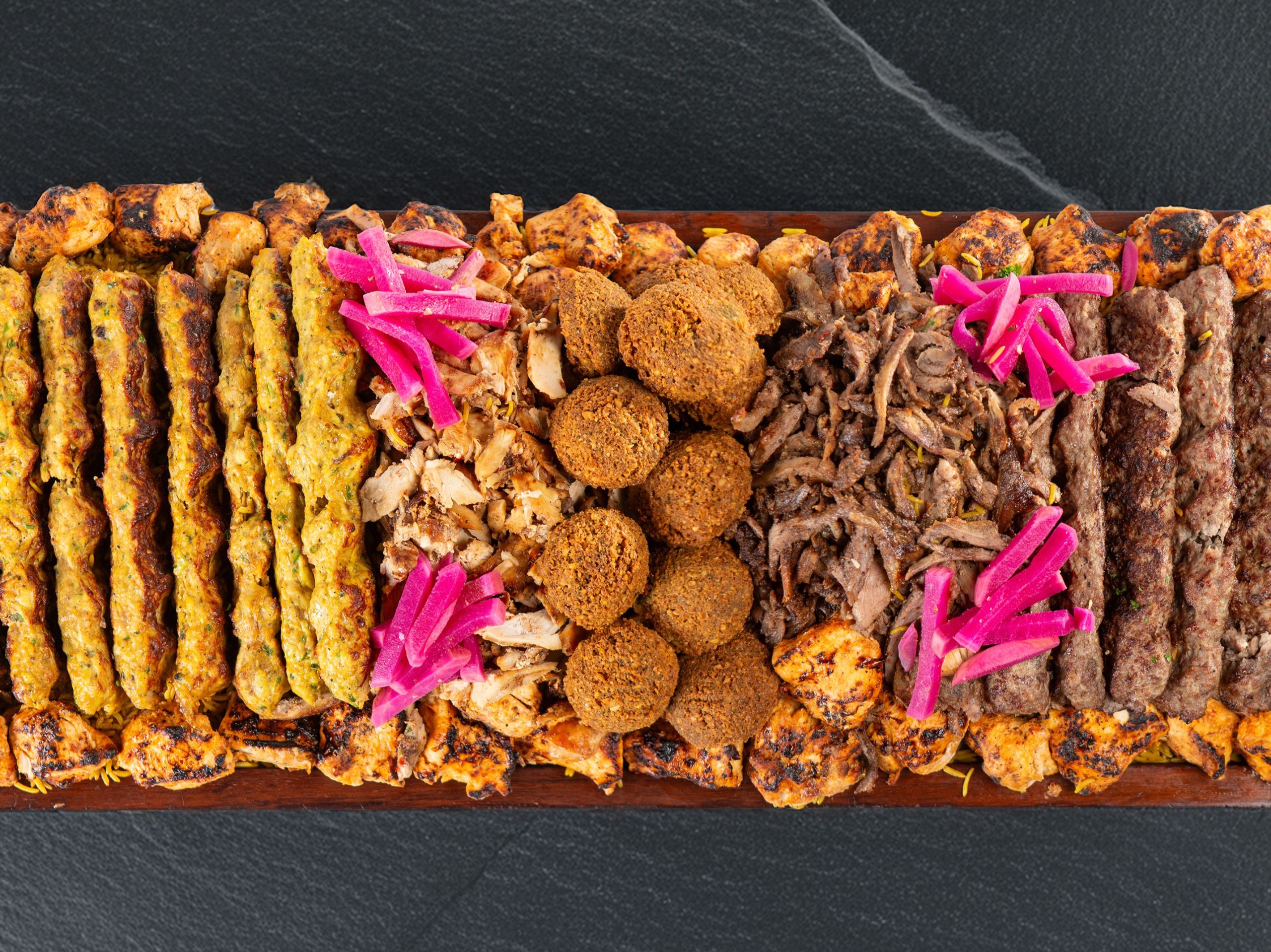 Platter for 10 People / صينية لـ 10 أشخاص.