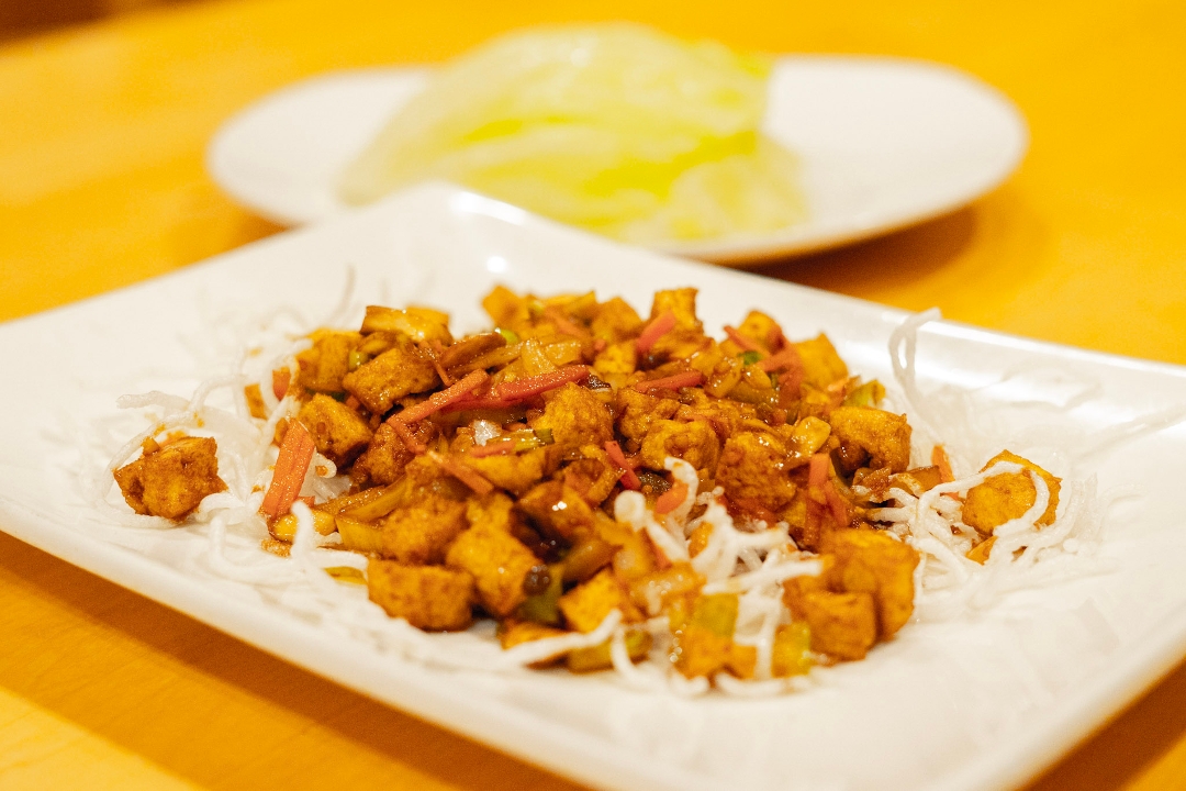 VEGETARIAN LETTUCE WRAPS (TOFU).
