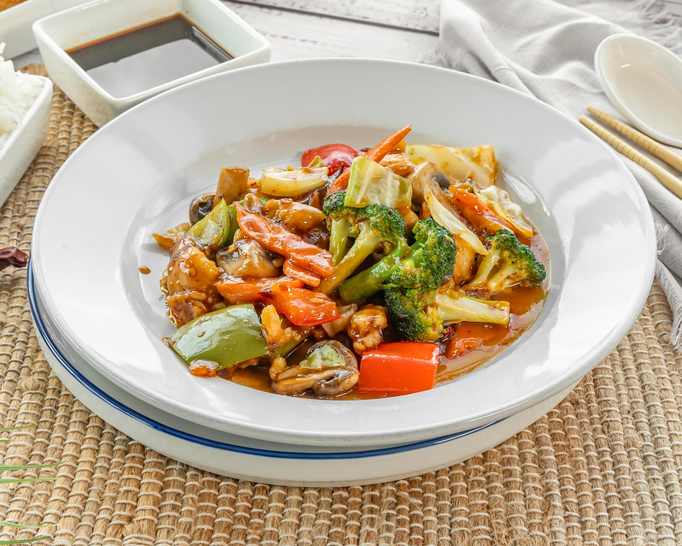 L-CHICKEN with GARLIC SAUCE.
