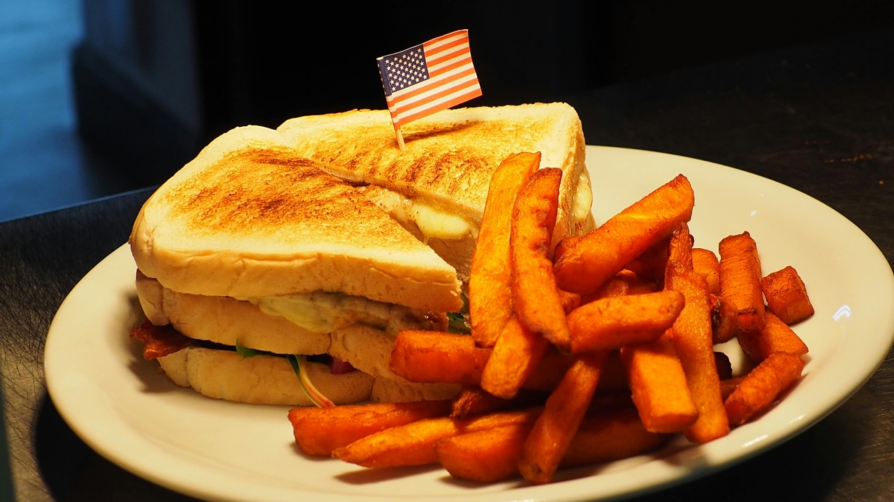 Kid Grilled Cheese & Fries.