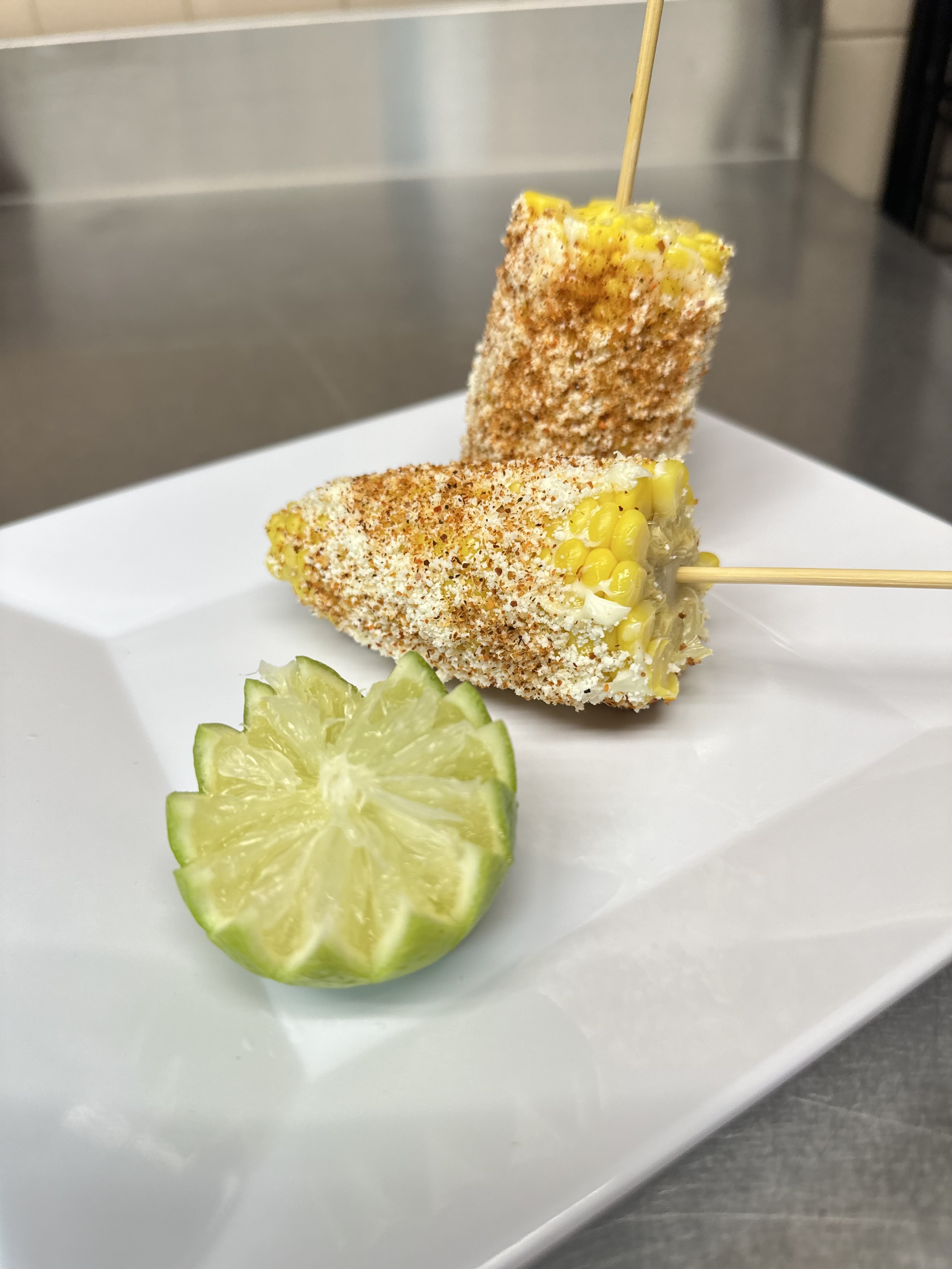 Elote (Mexican Style Corn on The Cob).