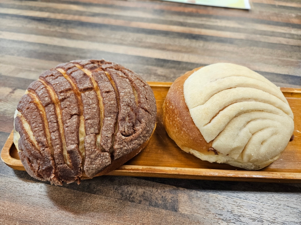 Concha/Pan Dulce/ Sweet Bread.