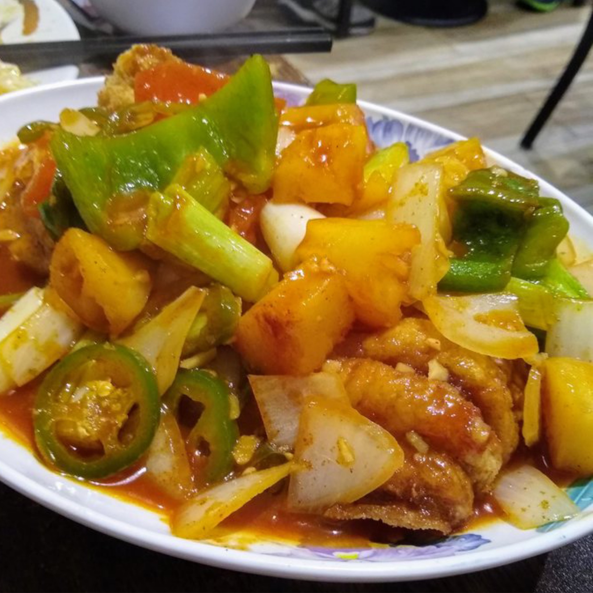 60. Fried fish in sweet and sour sauce - cá chiên chua ngọt.