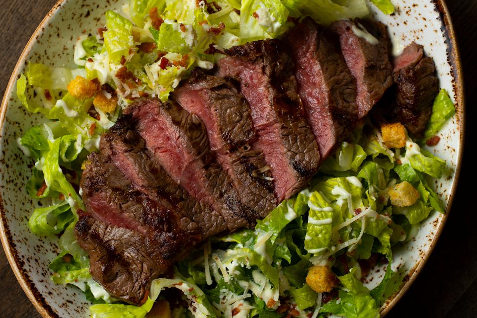 Ensalada Caesar Con Carne.