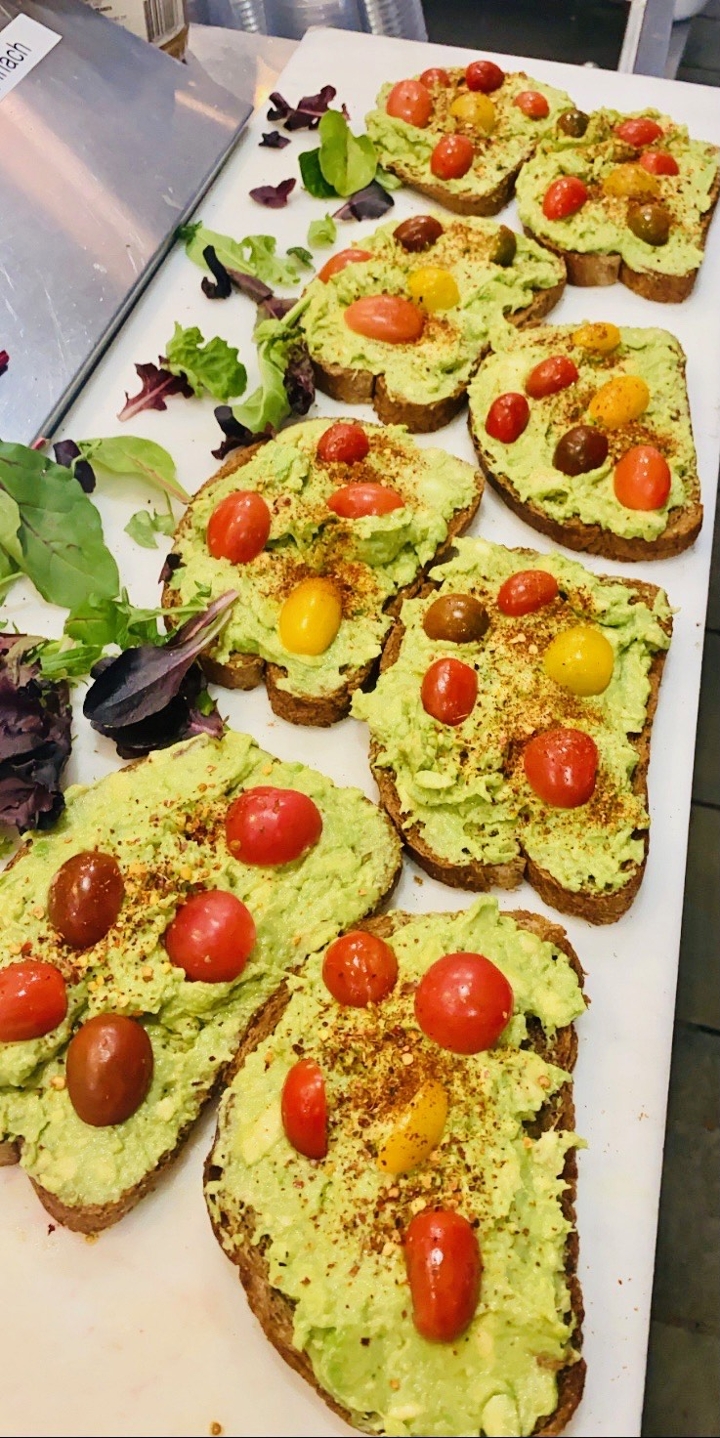 Avocado Toast (16 Halves).