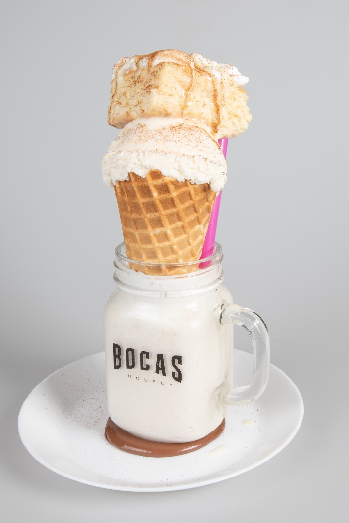 TRES LECHES MILKSHAKE.