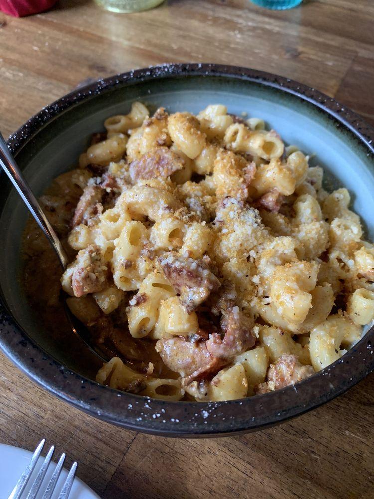 Three Hog Mac & Cheese.