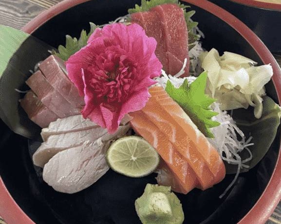 Moriawase Sashimi Combo.